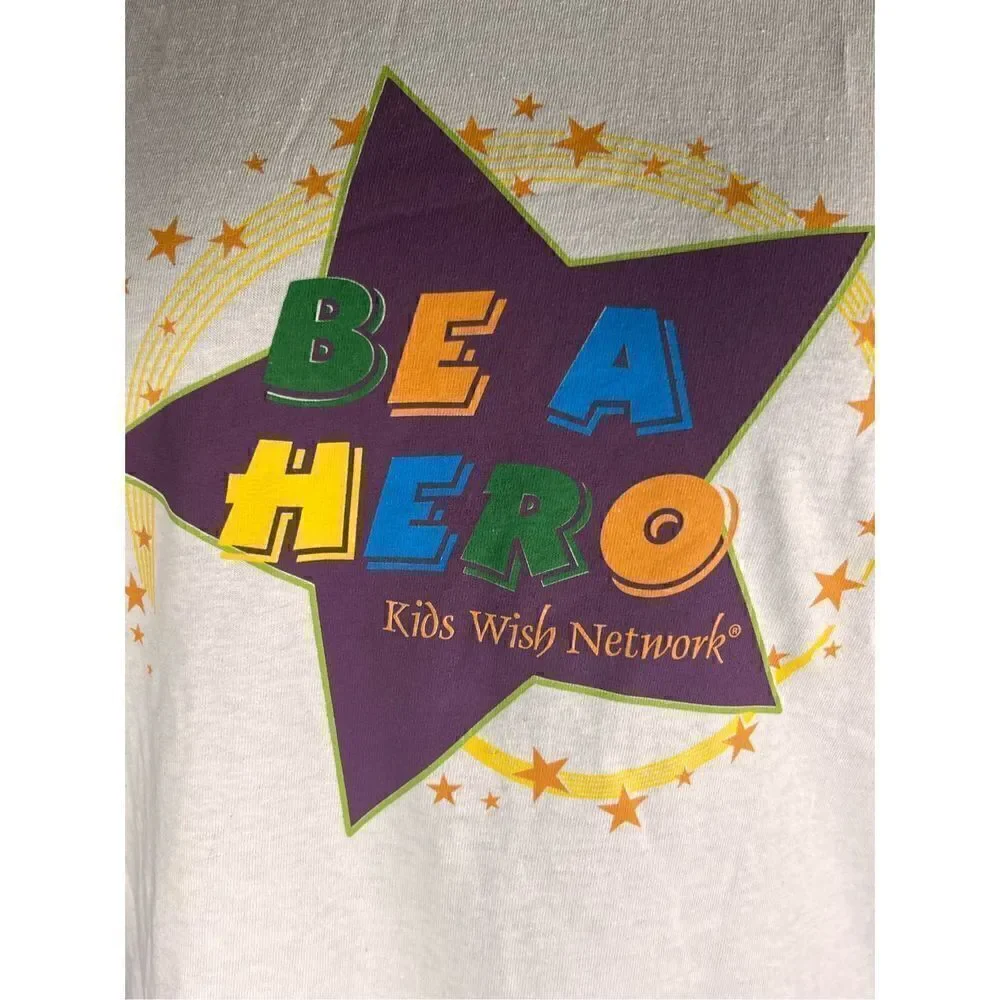 Yazbek Kids Wish Network Be A Hero T-shirt Size large vintage white